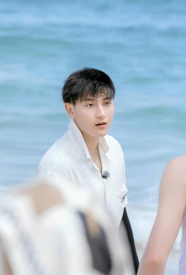 黄子韬|群演爆料黄子韬拍《甜蜜的你》时耍大牌？看看其他群演怎么说