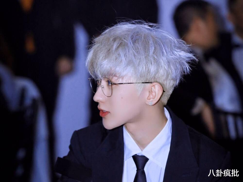 秦霄贤|八卦曰：AB任嘉伦争番，蔡徐坤包场，秦霄贤洗白，少女妈教大勋花