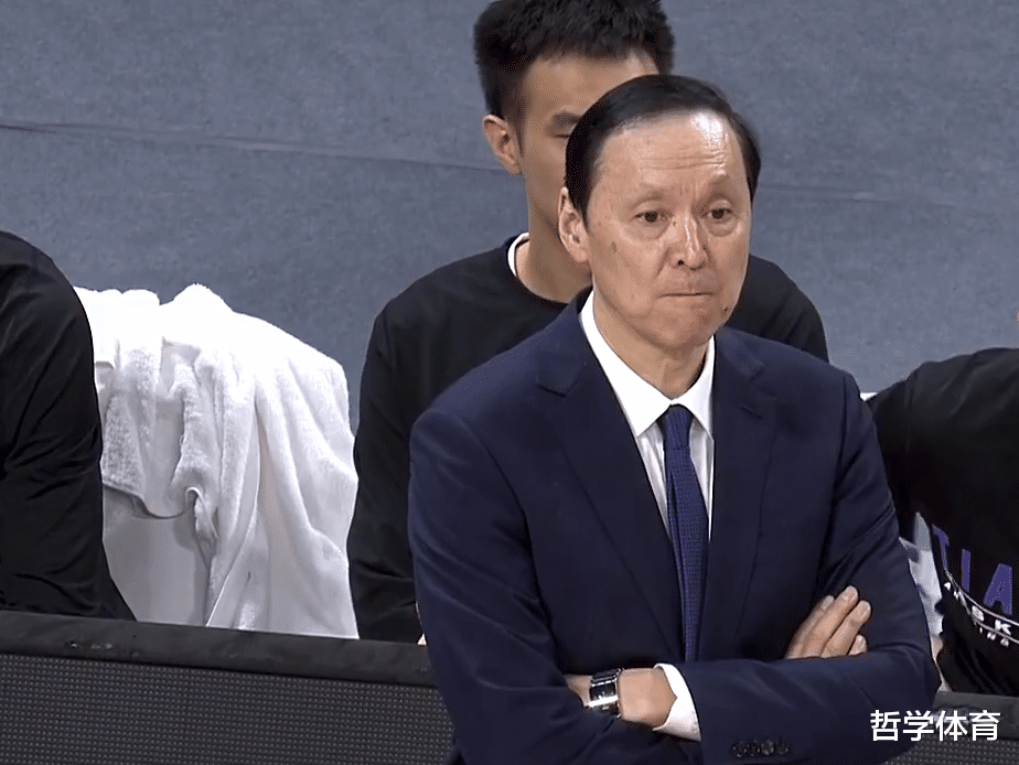 广东男篮|CBA四消息！苏群预测广东队无缘半决赛，任骏飞恐将赛季报销