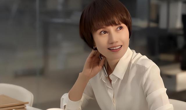 玫瑰之战|职场女性残酷的一面,《玫瑰之战》给挖掘出来,袁泉挑大梁太惊艳