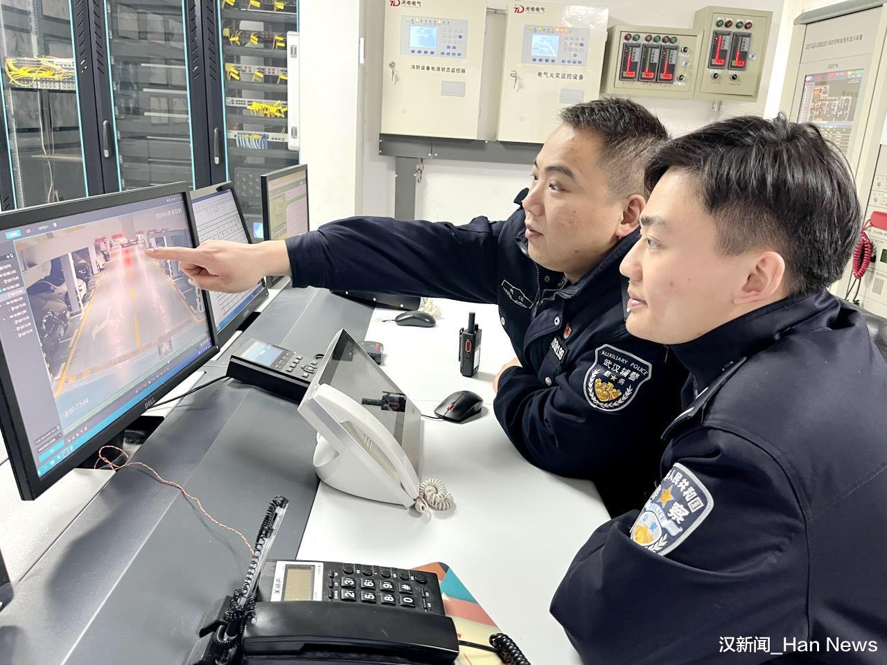 失主:21万“奖金”放进后备箱却不翼而飞 警察:不,你没放进去!