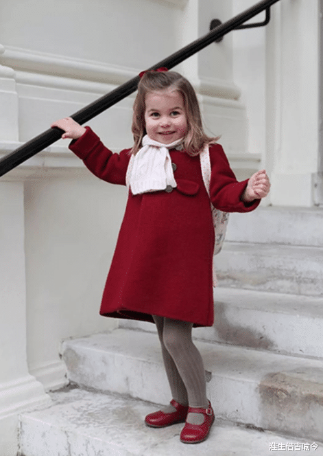 夏洛|夏洛特7岁了：曾替威廉给戴安娜写信，告诉奶奶，爸爸一直很想她