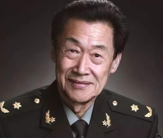 1979年钱学森力荐一年轻人,25年后成中国航天功臣,获500万奖金