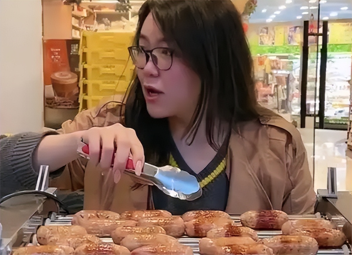 浪胃仙|浪胃仙回归,先洗白后带货,网友:这回更像女人了