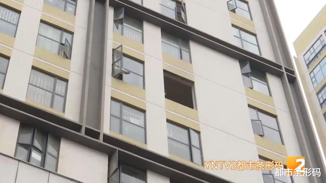 窗框炸飞数十米!忘关阀门液化气泄漏,女子点火做饭引发爆炸
