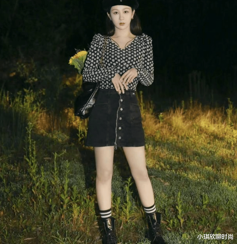 银耳 不再是平刘海的杨紫真的大变样!一身装扮成熟大方,秒变高级