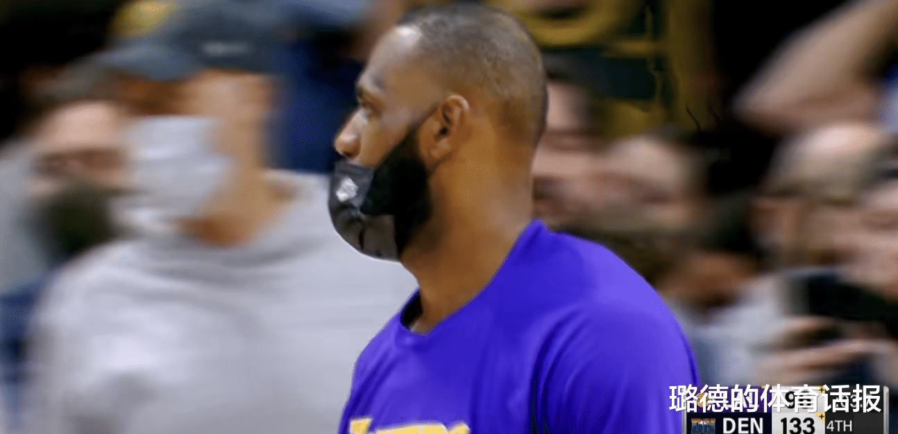 湖人隊|湖人37分慘敗，詹皇面色凝重！賽后擁抱老隊友，隨后直接回更衣室