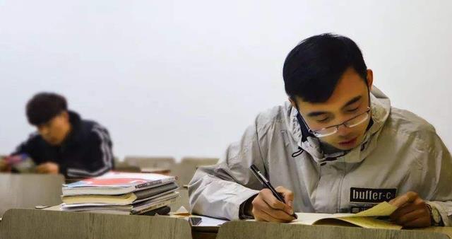 太原|某大学生考研失利，其母亲说了几句话后，却死在了儿子手里