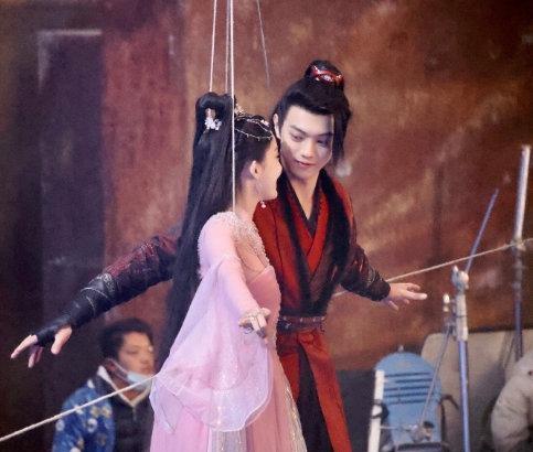 许凯|“周冬雨”捧不红,娜扎、杨幂白鹿上!5部剧全是男一,许凯要红了