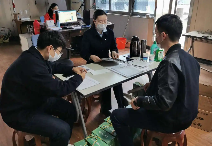 |“感觉自己被孤立”，普通家庭出身的男生，刚考上公务员就想辞职