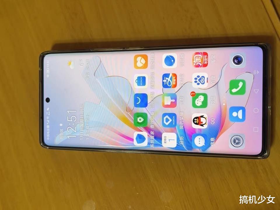 荣耀爆发，曲面屏+12GB+IMX800三主摄，高颜值拍照手机降至2149元