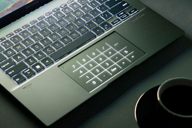 双12最值得入手的轻薄本来了？12代酷睿i7+高刷OLED屏，仅6099元