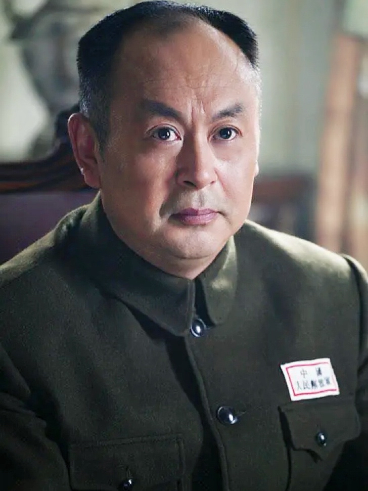 小姐姐|张嘉译《战上海》演陈毅元帅:不奢求形神兼备,但求保留方言配音