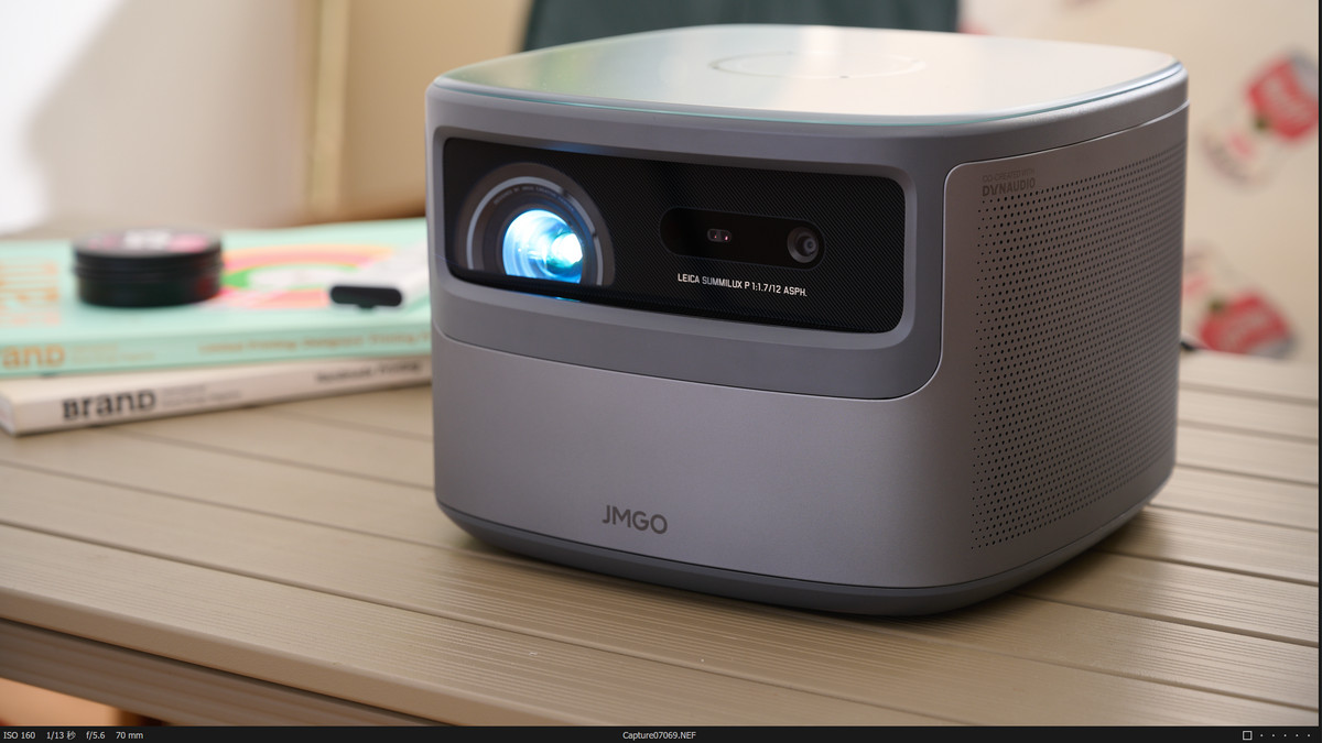 徕卡|徕卡调色的坚果J10S投影仪预售开启，值得买吗？