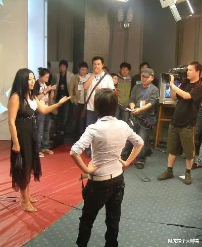 柯以敏|论撕架、互扯,还得是古早的明星们