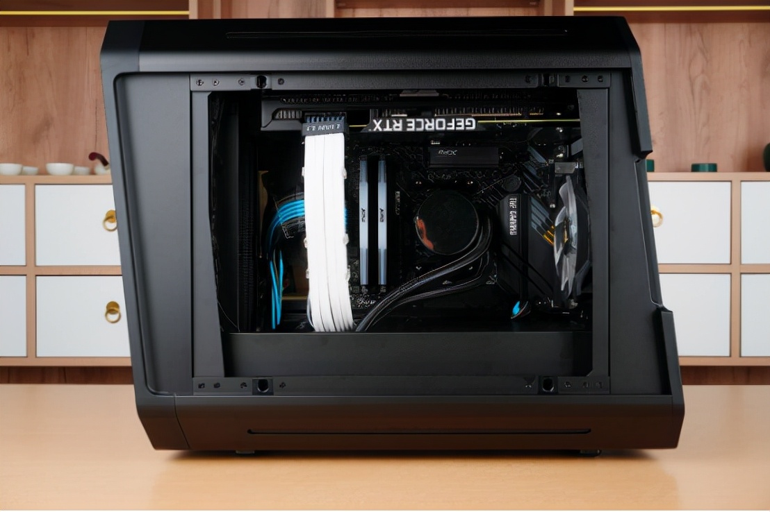 机箱|年终奖我帮各位想好去处了，快进来，我这里有好康的