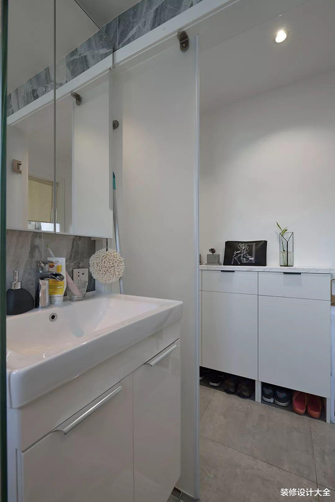 67平小户型简约风,阳台也在卧室内,布局紧凑又合理!