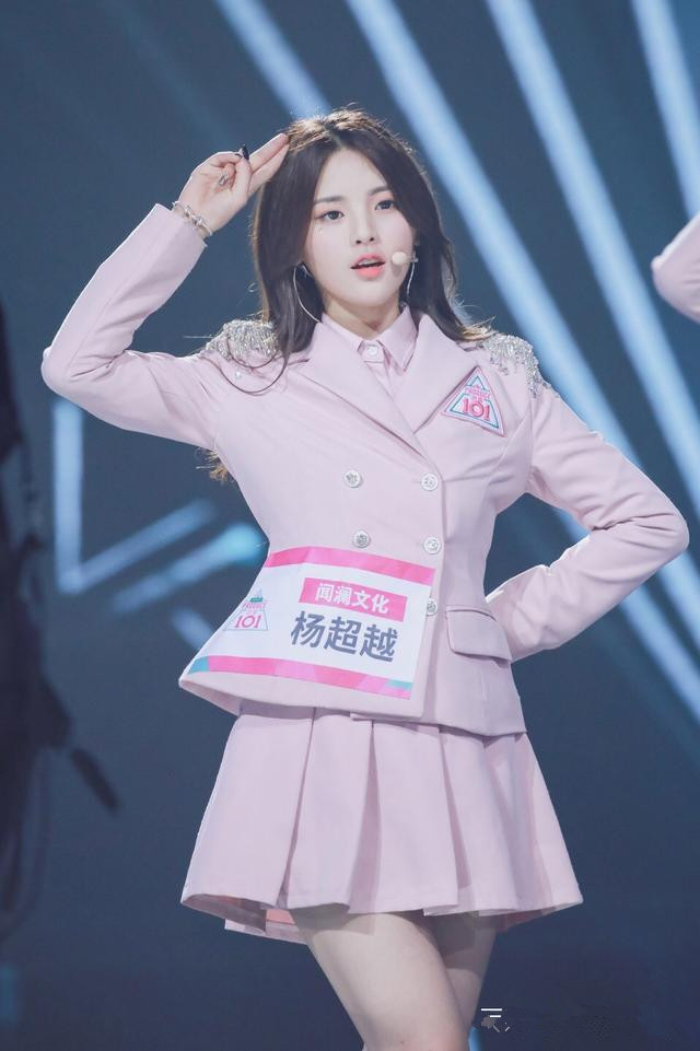 杨超越|她是运气最好的流水线工人,只因长相太可爱,被贵人看中改行演戏