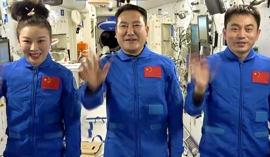 不惧“异变”,王亚平再创太空历史!辛苦科研每人获奖100万