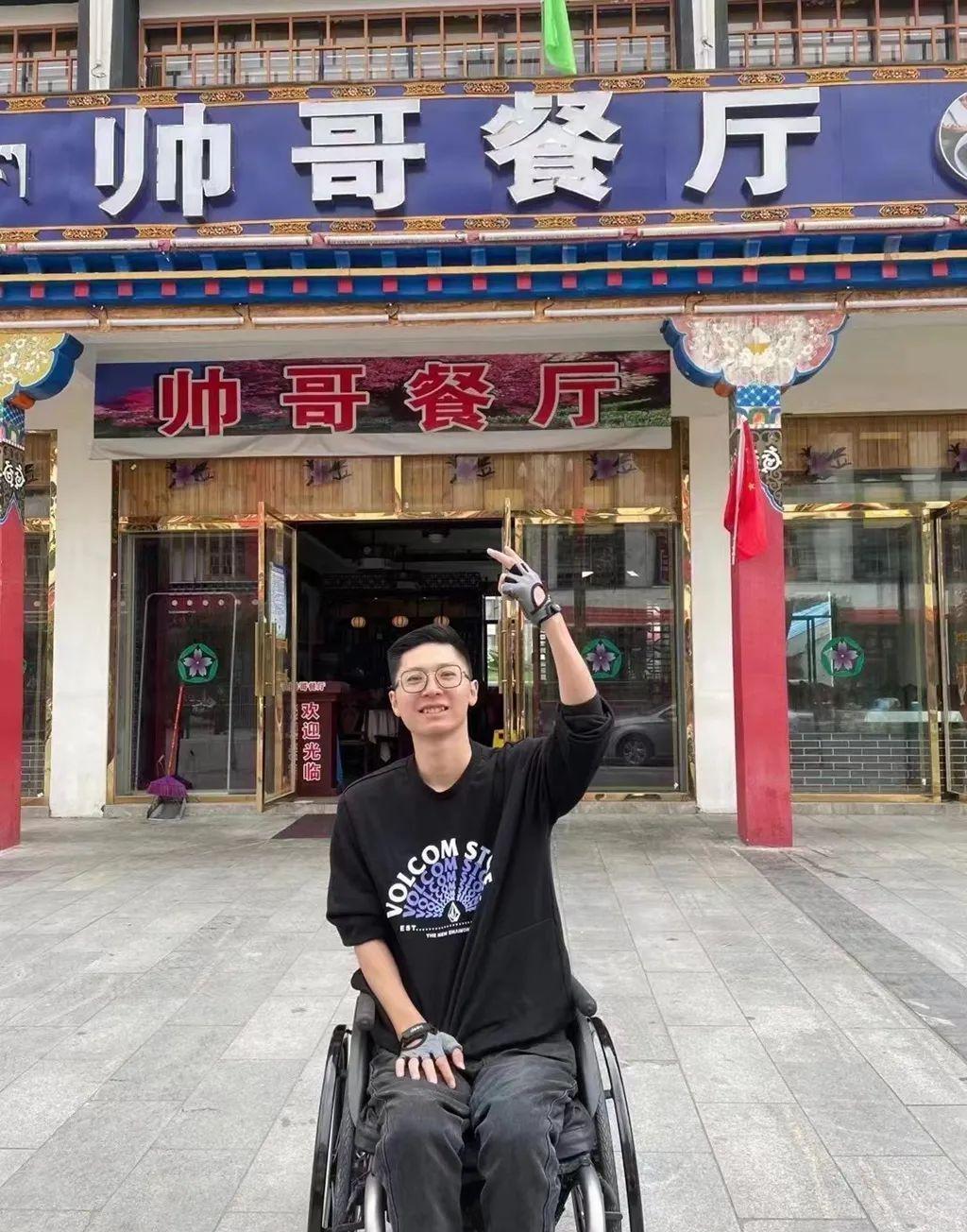 椒江90后的年轻人,在后座睡着了,醒来的时候,已经躺在了医院里