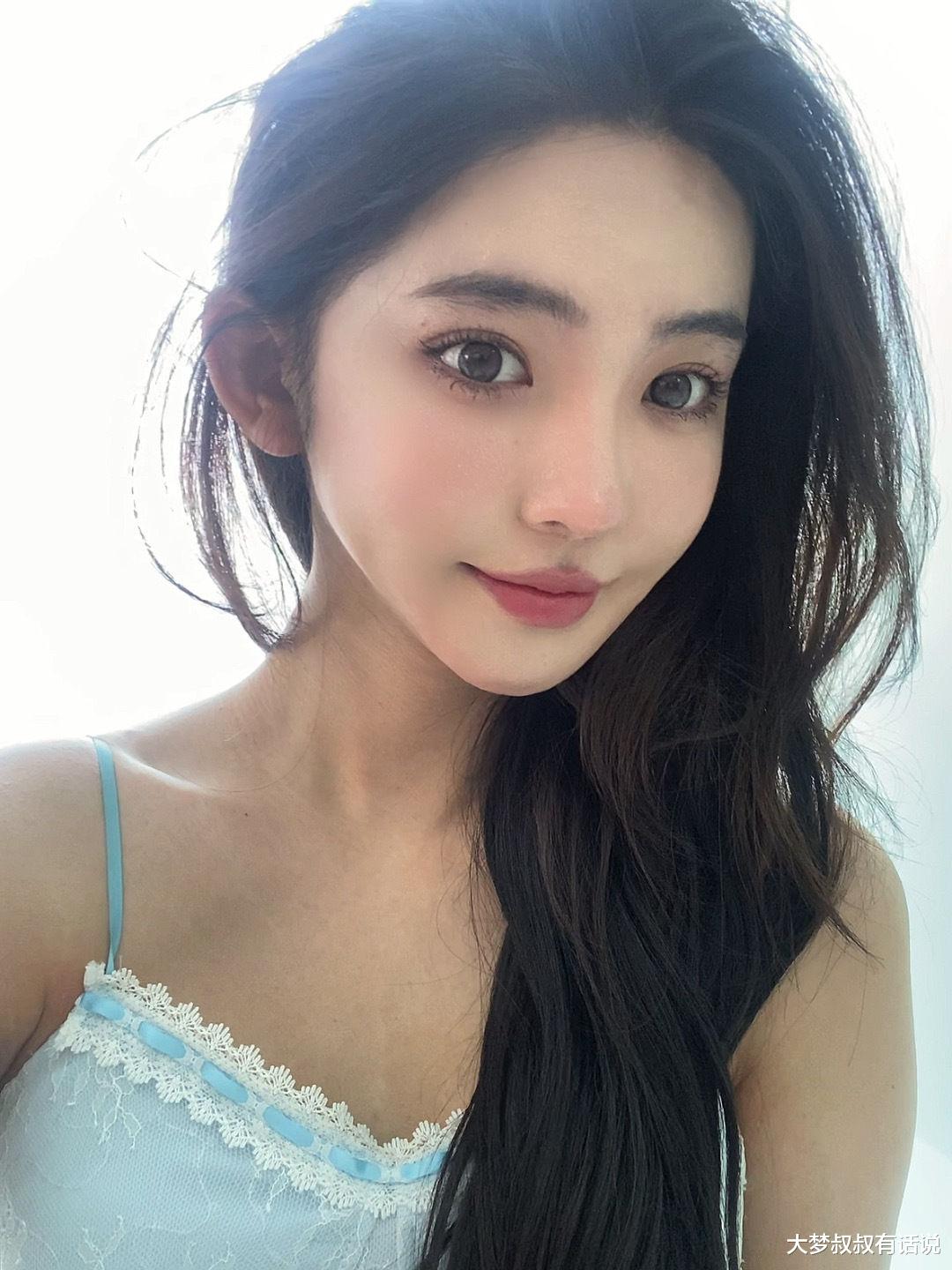 |98万粉丝超仙正妹网红原是男儿身!承认了“动手术”晒照片证明