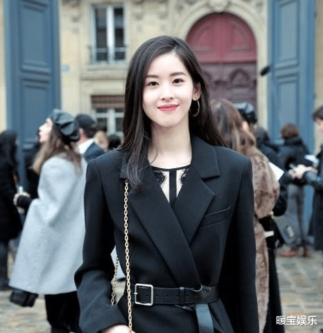 |神秘富婆5.6亿购海外别墅,有三人被全网热猜,你觉的会是谁?