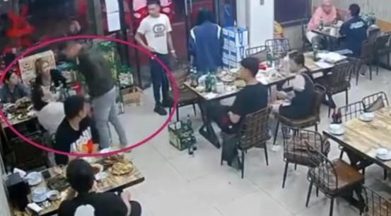 丢人丢到国外!唐山打人事件传遍世界各国,外国网友这样评价