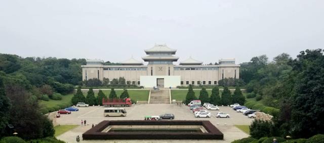 83年一汉奸身份曝光,妻子回忆:难怪当年穿得阔绰,却悄悄吃馒头