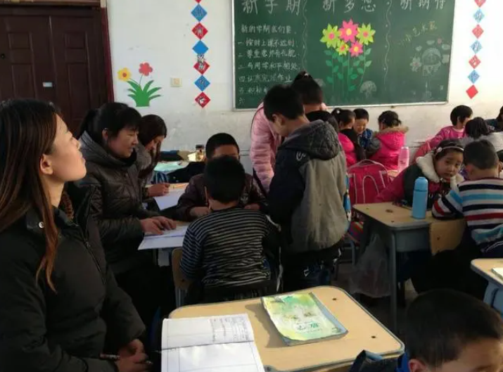 招聘|师范生迎“春天”,教师岗位预计招聘8万余人,机不可失失不再来