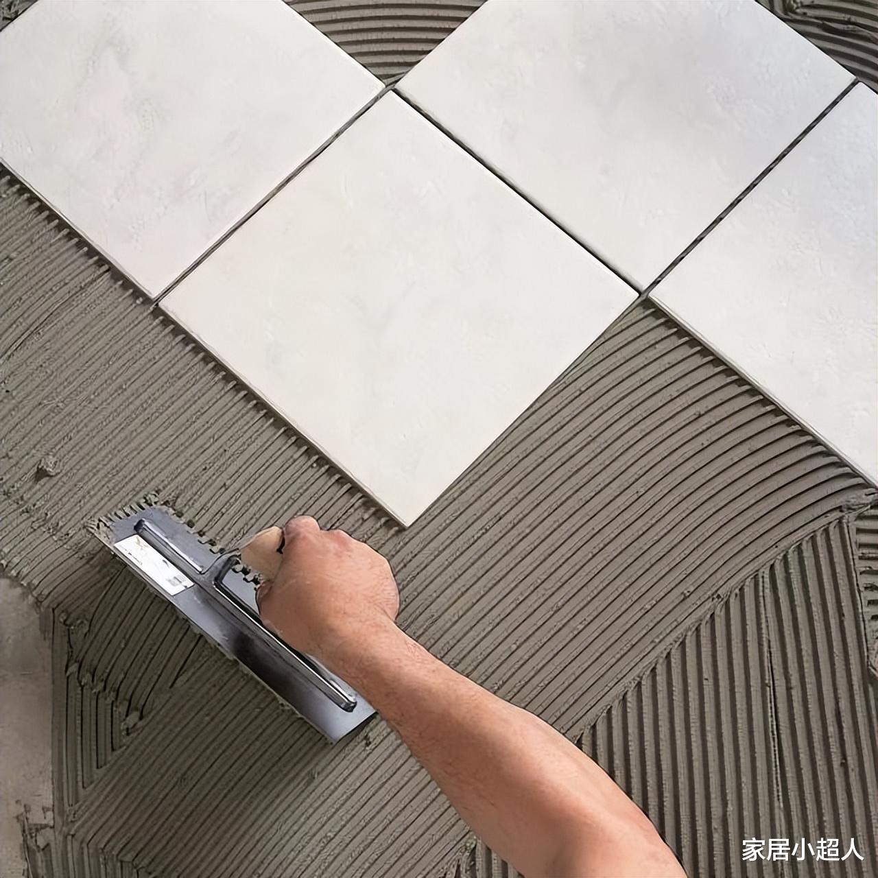 以为用了瓷砖胶和背胶,瓷砖就不会脱落了?不!这些步骤都很重要