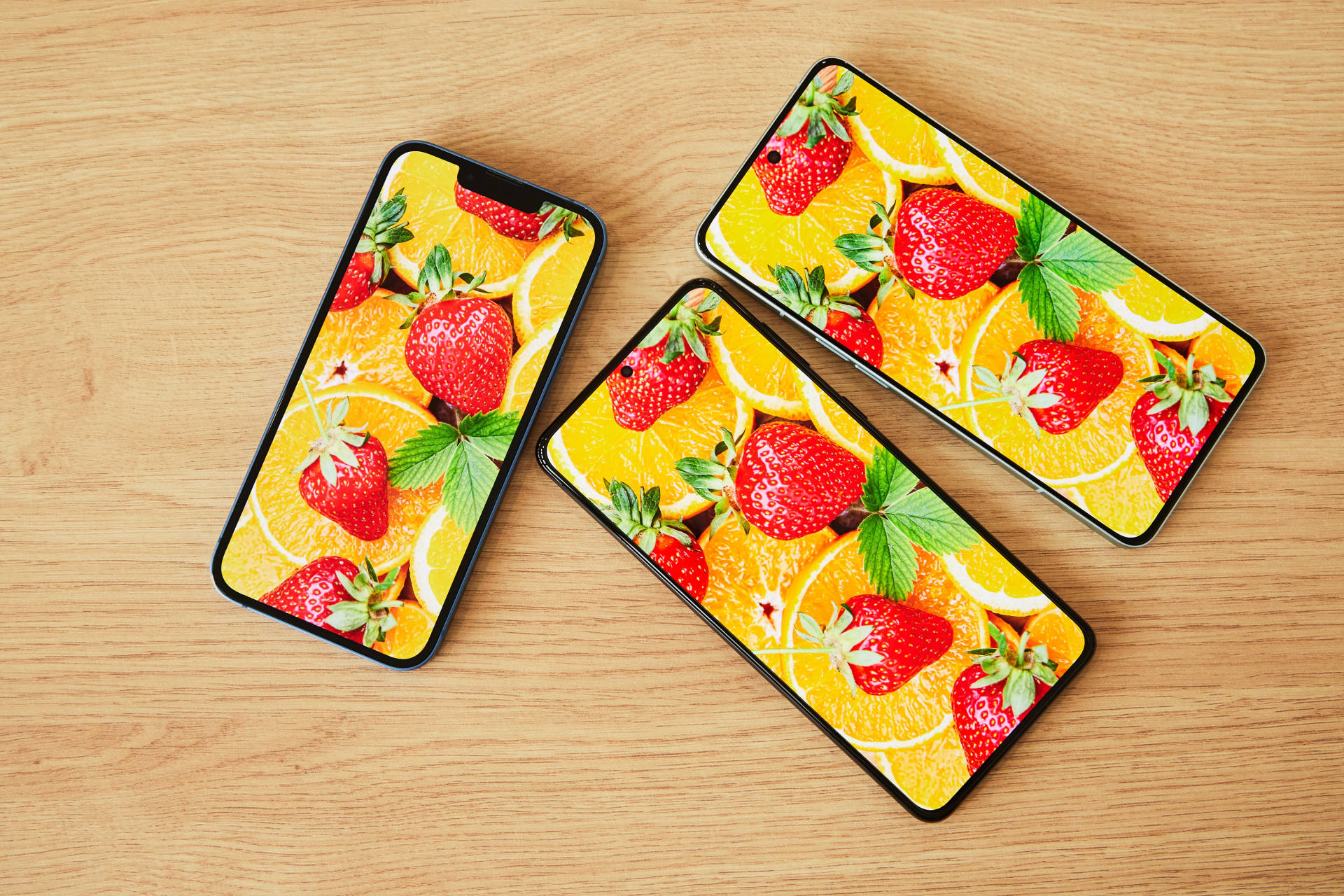 三星|三星苹果OPPO三大机型屏幕对比，国产OLED技术支棱起来了？