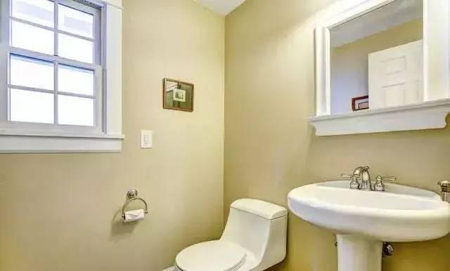 卫生间不用时,门是打开还是关着好?你做错了吗……