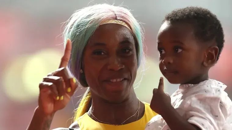 第一女飞人爆火！10.67秒再夺冠！生娃被劝退役，复出还是王者…