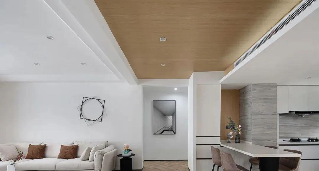 横梁即便不拆不砸,也能藏起来,个人建议第3种法子,省钱又美观