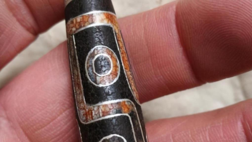 刘欢|世上仅存2颗的“九眼天珠”，李连杰花2000万买一颗，今价值1个亿