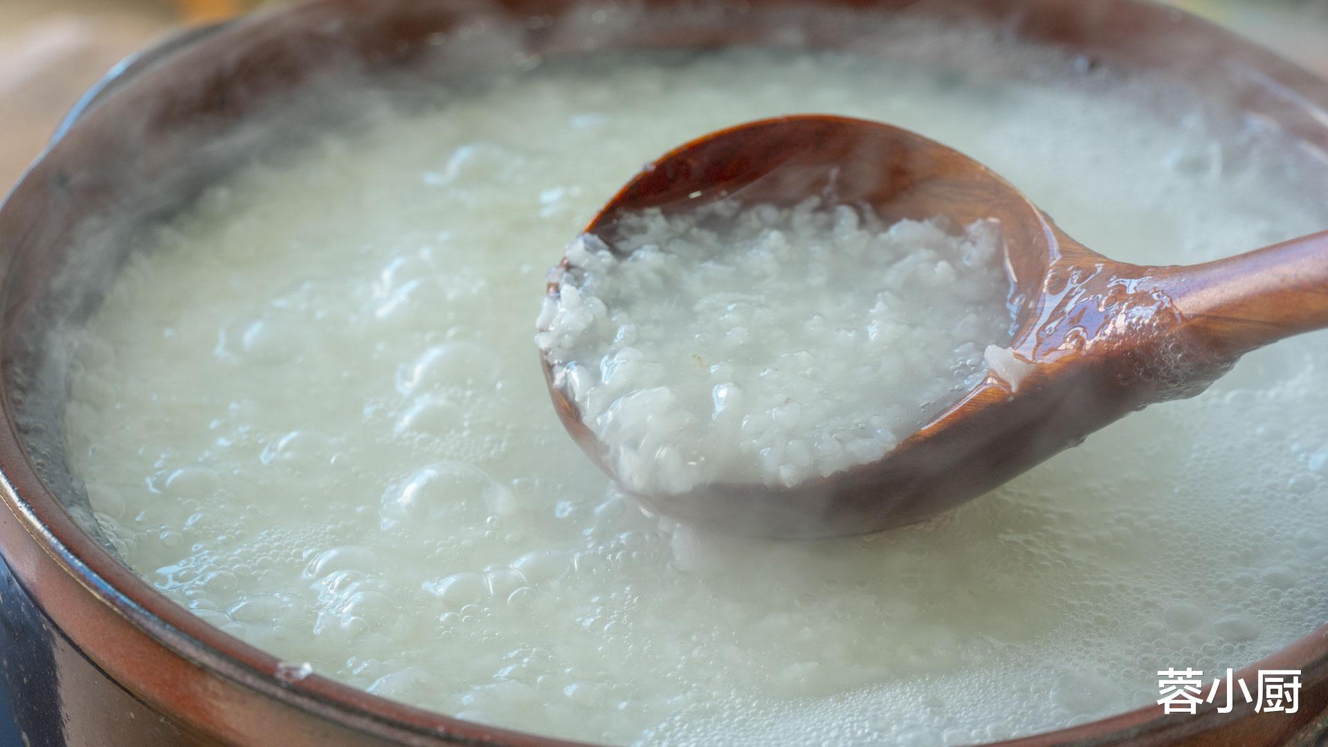 脑梗塞|中老年人“养骨”,别只懂喝骨汤,建议多吃4物,腿脚有劲精神好