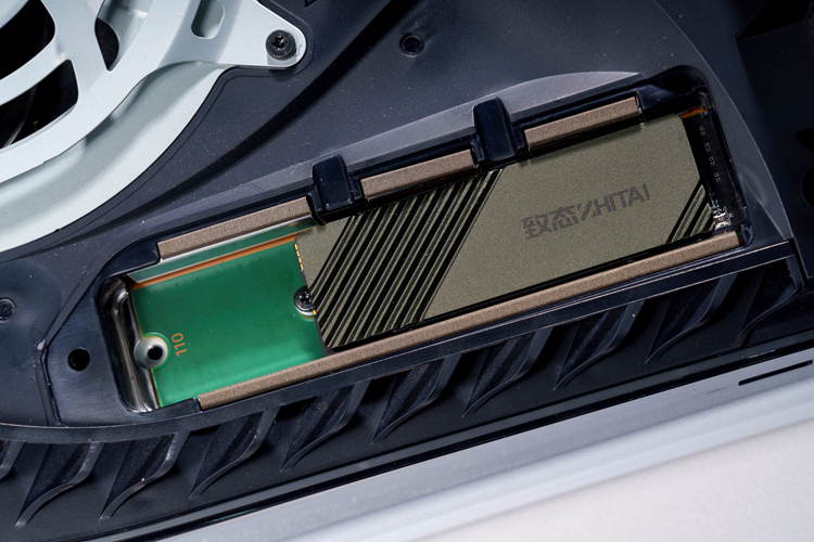 iPad Pro|致态TiPro7000全面升级,你的SSD当真不来一次升级?