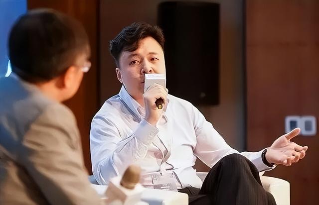 孟晚舟|孟晚舟:2段婚姻4个孩子,风光背后离不开平凡丈夫的支持