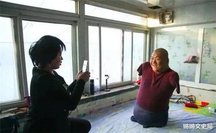 林允儿|袁立东：没有手没有脚，宛如一个肉球，能娶妻生子，也能赚钱养家