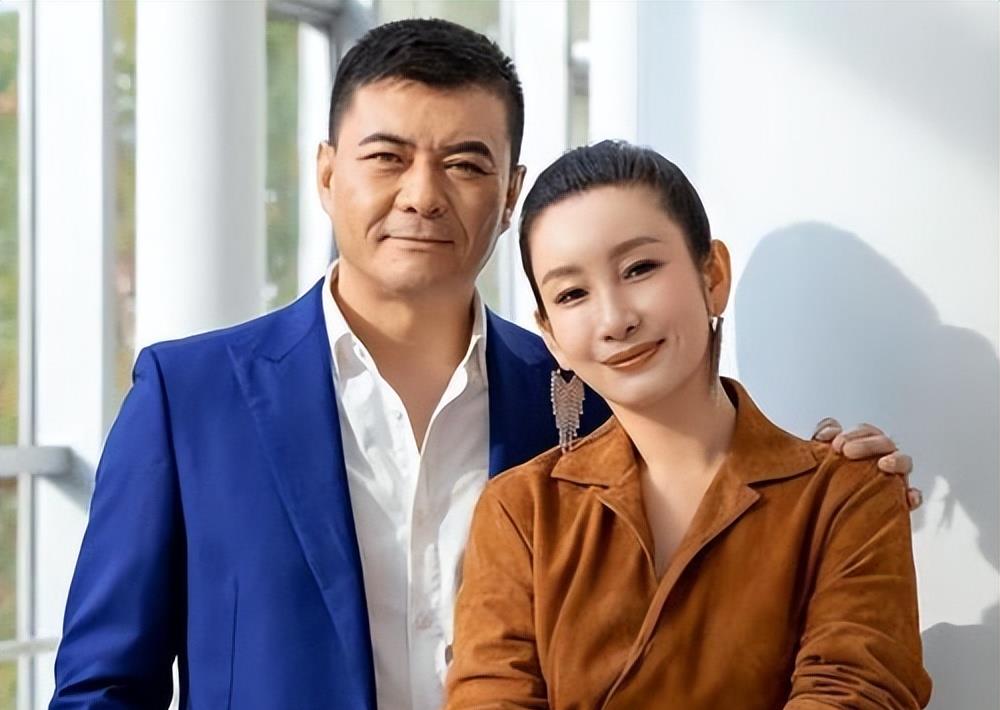 秦海璐|王新军成名抛弃妻子,把秦海璐当成宝,前妻红了他都糊了