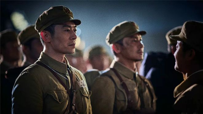 长津湖|吴京守擂失败，年度票冠被夺，57亿的《长津湖》难敌好莱坞大片