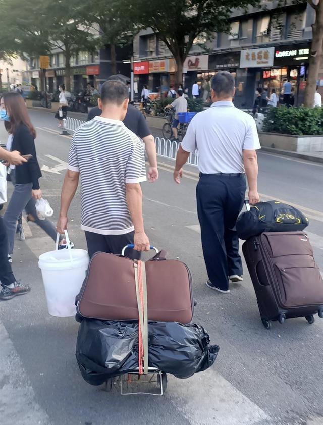 求职|企业一边喊着招工难，一边拒绝35岁以上的求职者，年龄歧视何时休