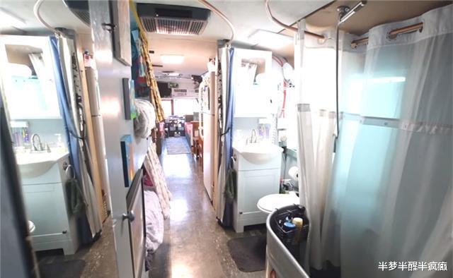 房车|一家四口低价买下废弃公交车，挤在26㎡面积中，一住就是4年