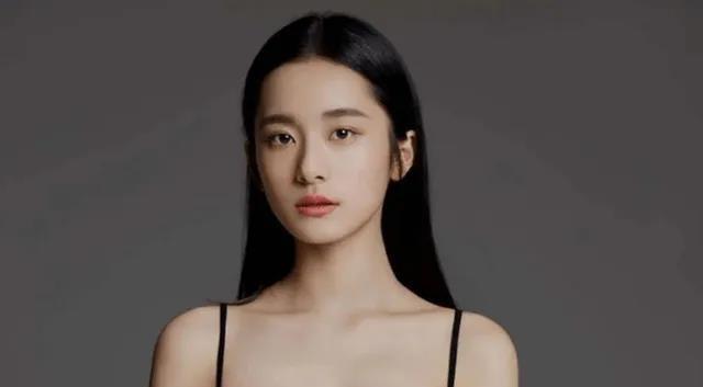 王俊凯|《重生之门》中和王俊凯演对手戏的女主是谁？