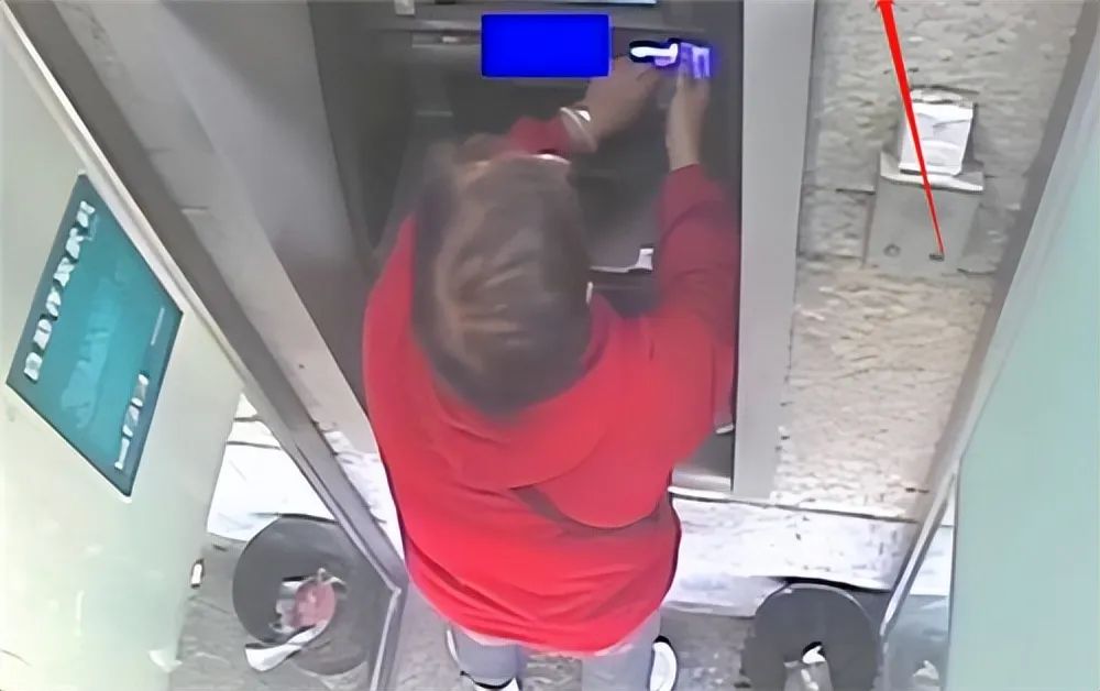 丈夫孤独病死在医院,妻子5年冒领27万退休金,被捕时称毫不知情