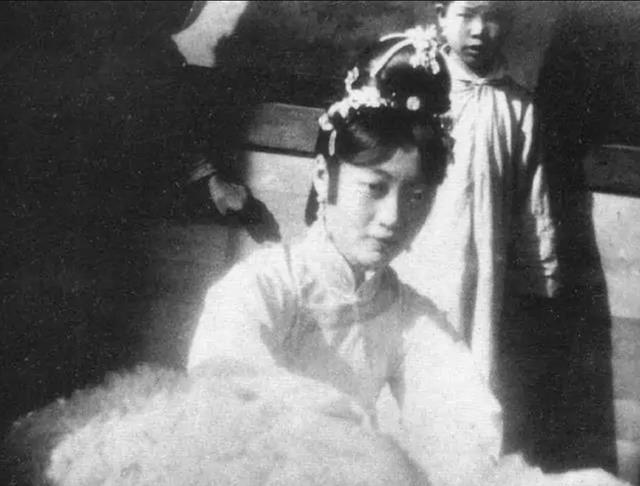 溥仪的贴身侍卫戚继忠:与皇后婉容有私情,最后被毙于刑场