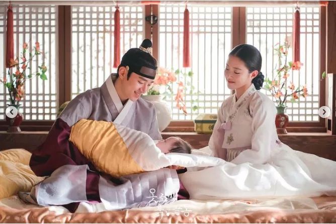 韩剧|热播韩剧《衣袖红镶边》背后真实的历史：李祘对德任用情至深吗？