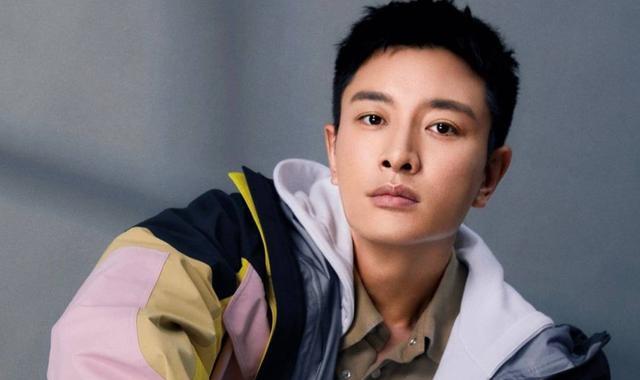 贾乃亮|贾乃亮和陈宝国李雪健同台为春晚开场，没演小品引人唏嘘