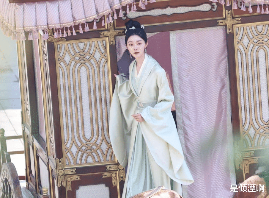 宋轶|宋轶《长风渡》绿衣造型好清冷！和白敬亭好配，男二也是高颜值！