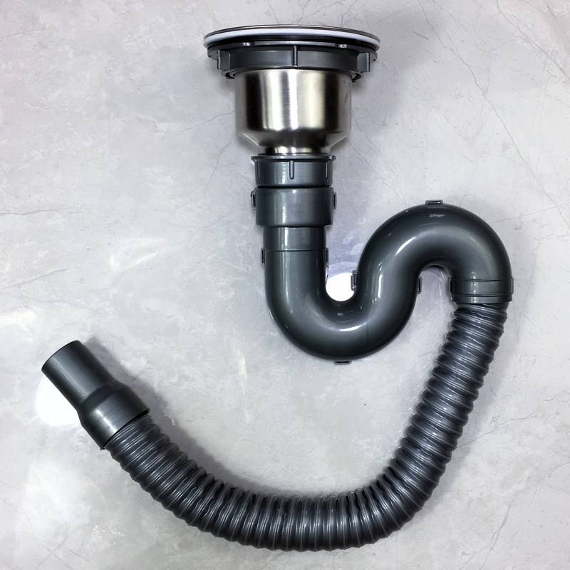 为什么洗菜用的热水不能倒入厨房下水道,原来存在这几个“弊端”